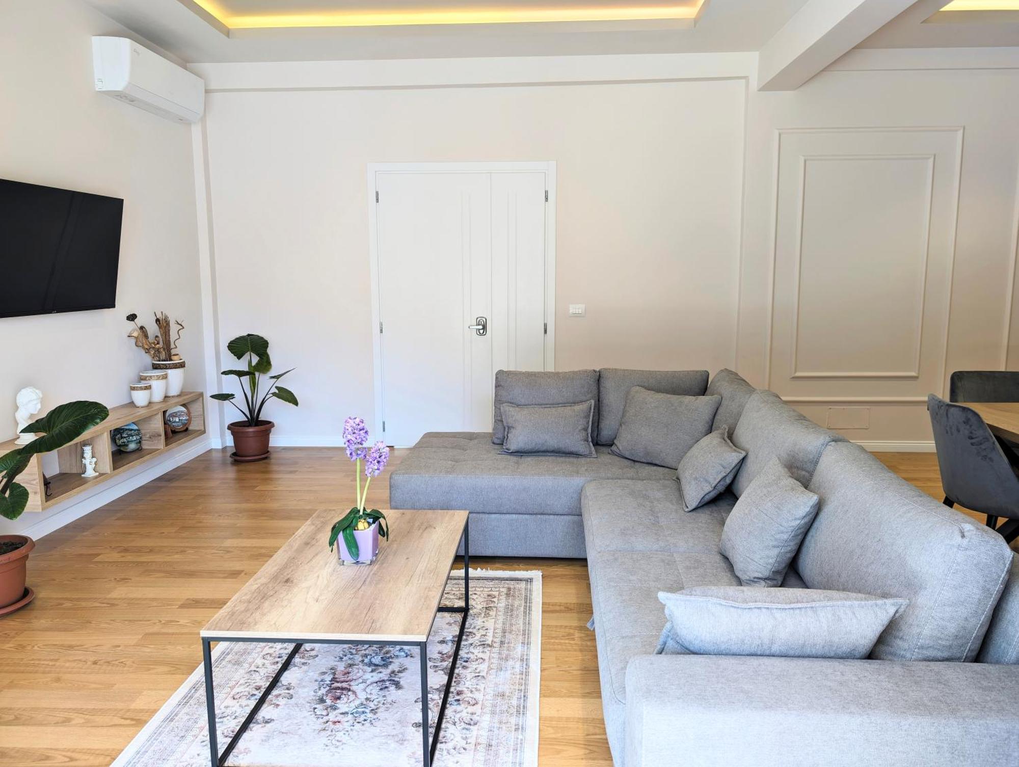 Villa With Garden And Veranda Берат Экстерьер фото